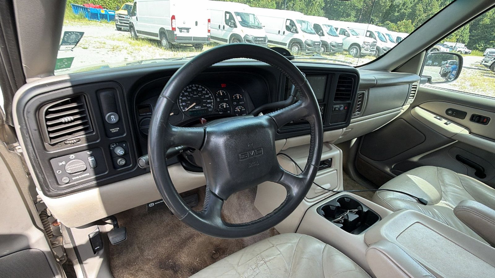 Used 2002 GMC Yukon XL SLT RWD image 26