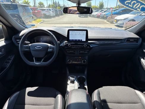 Used 2025 Ford Escape ST-Line AWD/4WD image 38