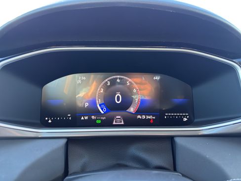 New 2026 Volkswagen Taos SE FWD image 17