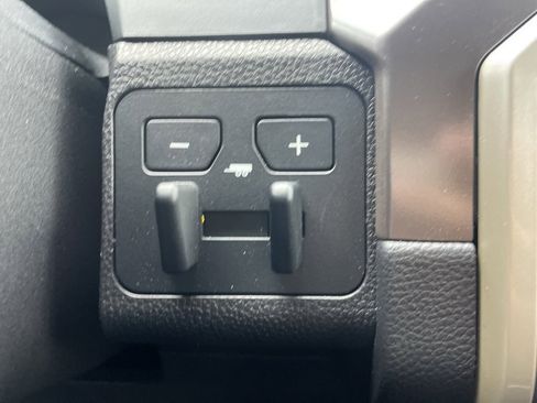 Used 2025 Toyota Tacoma TRD Sport image 31