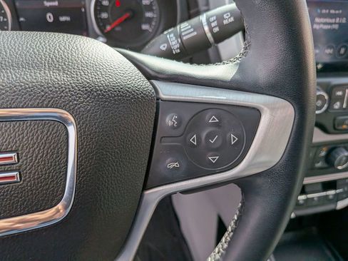 Used 2023 GMC Terrain SLT w/ Tech Package image 17