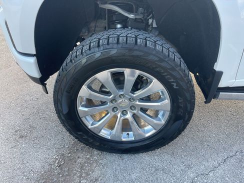 Used 2020 Chevrolet Silverado 1500 High Country w/ Technology Package image 9