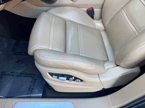 Used 2019 Porsche Cayenne image 25