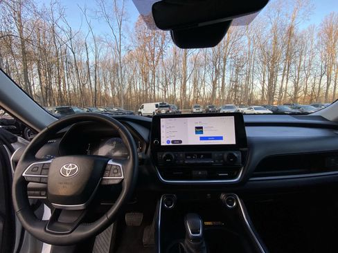 Used 2024 Toyota Grand Highlander XLE image 23