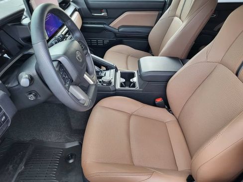 Used 2026 Toyota 4Runner Limited AWD/4WD image 12
