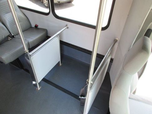 Used 2015 Ford E-350 and Econoline 350 Super Duty RWD image 19