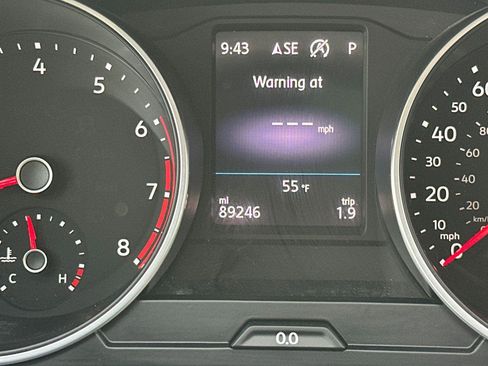 Used 2018 Volkswagen Tiguan SEL w/ 3rd Row Seat Package image 25