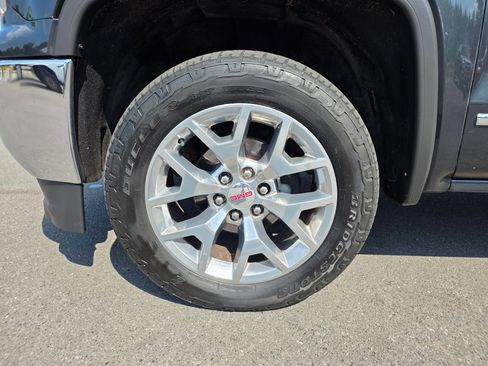 Used 2018 GMC Sierra 1500 SLT w/ SLT Premium Package AWD/4WD image 10