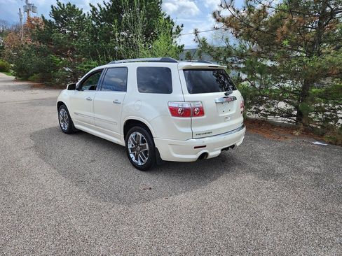 Used 2012 GMC Acadia Denali image 4