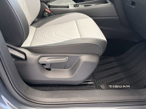 New 2026 Volkswagen Tiguan SE AWD/4WD image 27