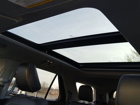 Used 2020 Ford Explorer XLT w/ Equipment Group 202A image 48