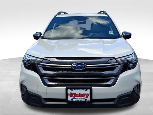 Certified 2025 Subaru Forester Premium AWD/4WD image 2