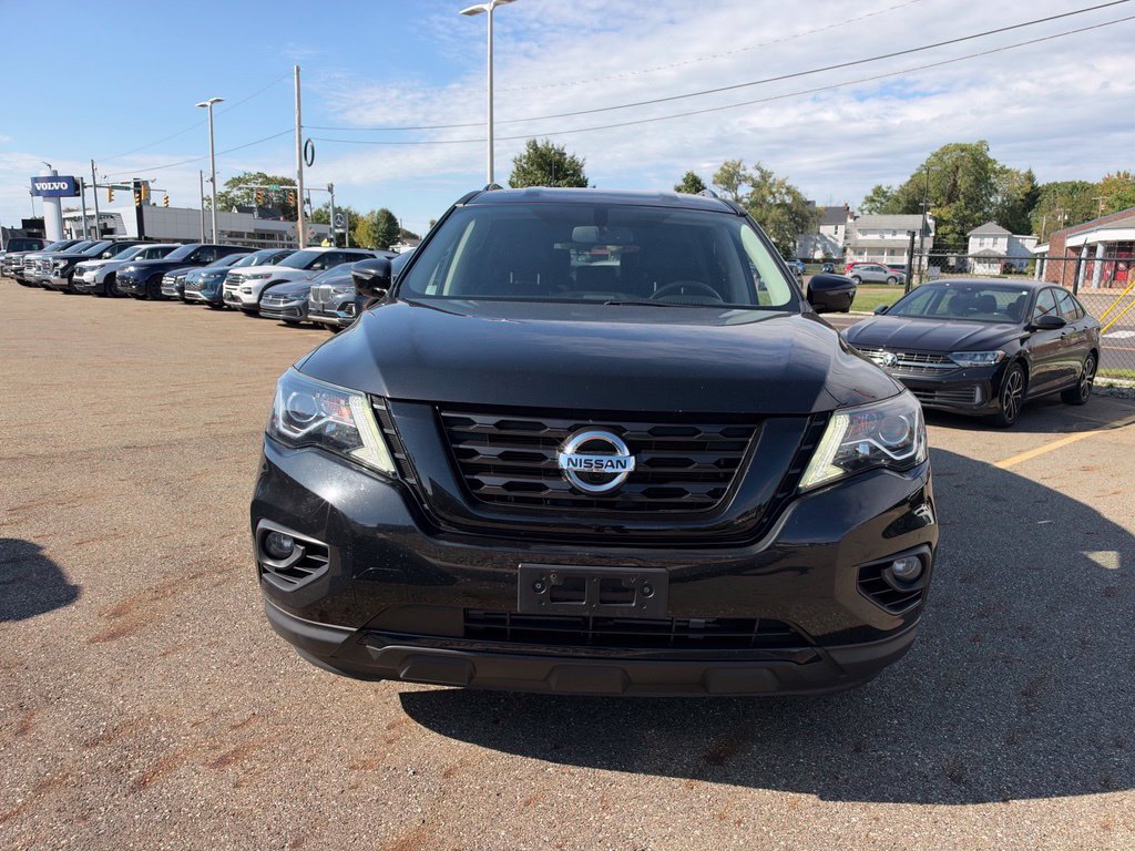 Used 2018 Nissan Pathfinder SL w/ Midnight Edition Package AWD/4WD image 2