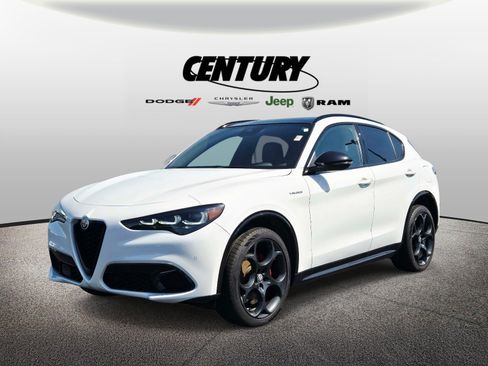 Used 2024 Alfa Romeo Stelvio Veloce AWD/4WD image 8