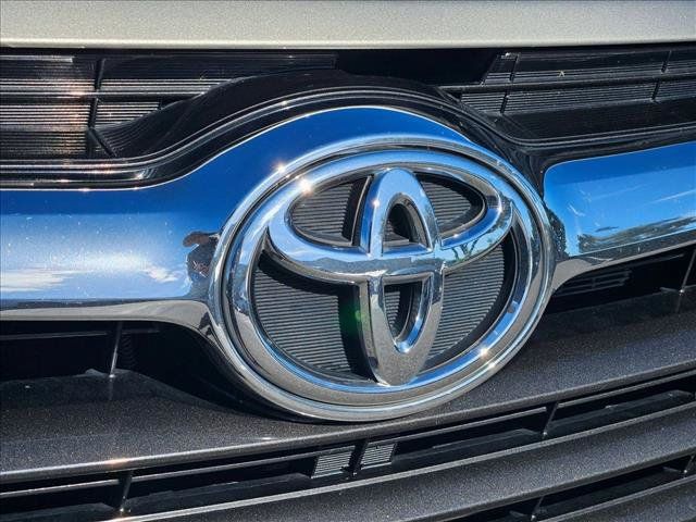 Used 2016 Toyota Highlander XLE FWD image 4