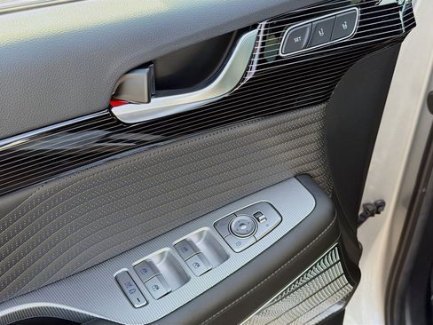 Used 2024 Hyundai Palisade Calligraphy image 25