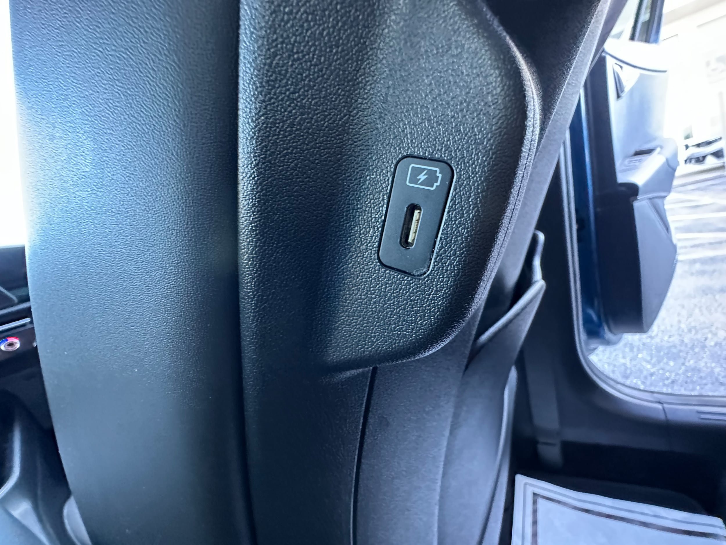 Used 2023 Kia Niro EX w/ EX Cold Weather Package FWD image 16