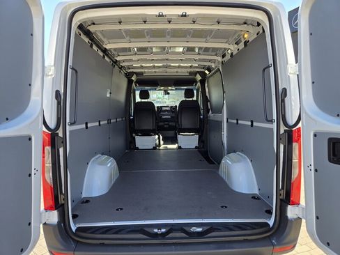 New 2025 Mercedes-Benz Sprinter 2500 image 13