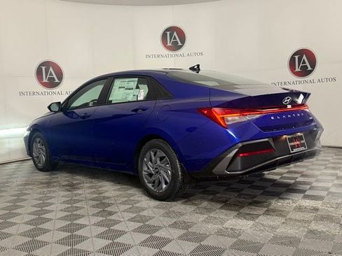 New 2026 Hyundai Elantra Hybrid FWD image 6