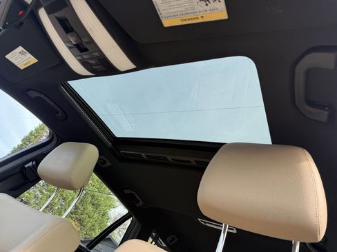 Used 2011 Mercedes-Benz E 350 4MATIC Wagon image 20