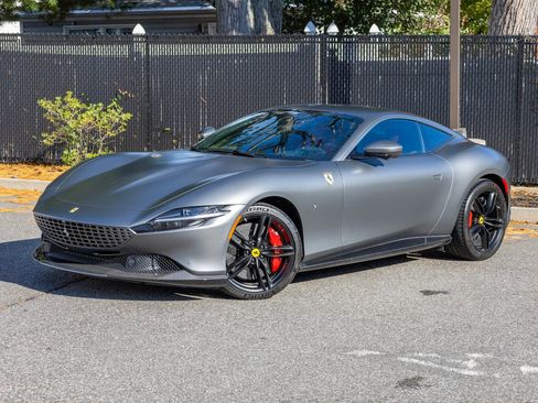 Used 2024 Ferrari Roma image 3
