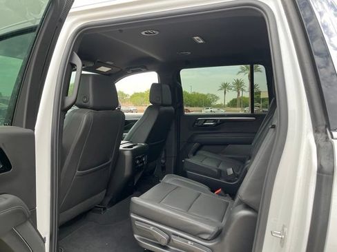 Used 2026 Chevrolet Suburban LT w/ Comfort Package AWD/4WD image 18