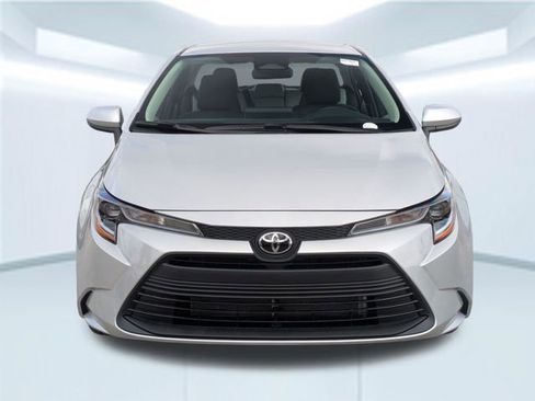 Used 2026 Toyota Corolla LE image 10