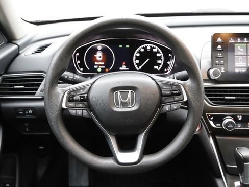 Used 2018 Honda Accord EX image 18