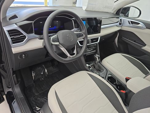 New 2026 Volkswagen Taos SE image 15
