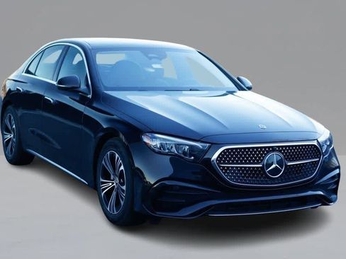 Used 2026 Mercedes-Benz E 350 4MATIC Sedan image 3