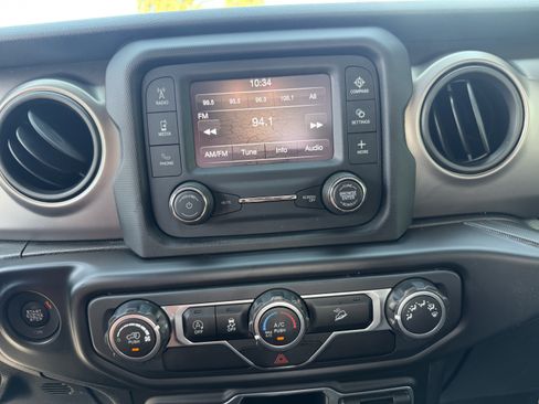 Used 2020 Jeep Wrangler Sport AWD/4WD image 21