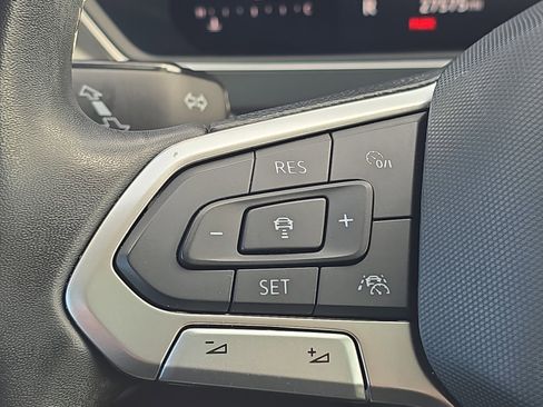 Certified 2022 Volkswagen Tiguan SE image 23