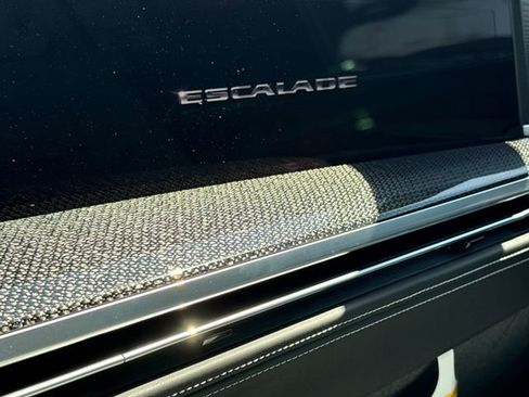 Used 2025 Cadillac Escalade V image 27