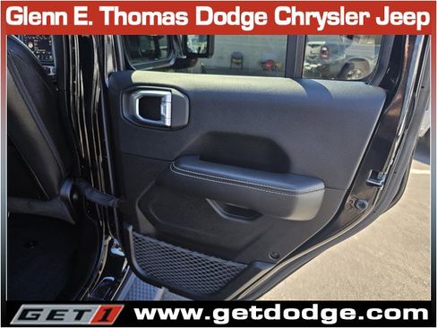 Used 2022 Jeep Wrangler Unlimited Sahara w/ Cold Weather Group image 31