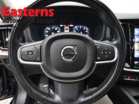 Used 2022 Volvo S60 B5 Momentum AWD/4WD image 10