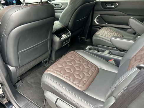 Certified 2026 Nissan Armada Platinum AWD/4WD image 21