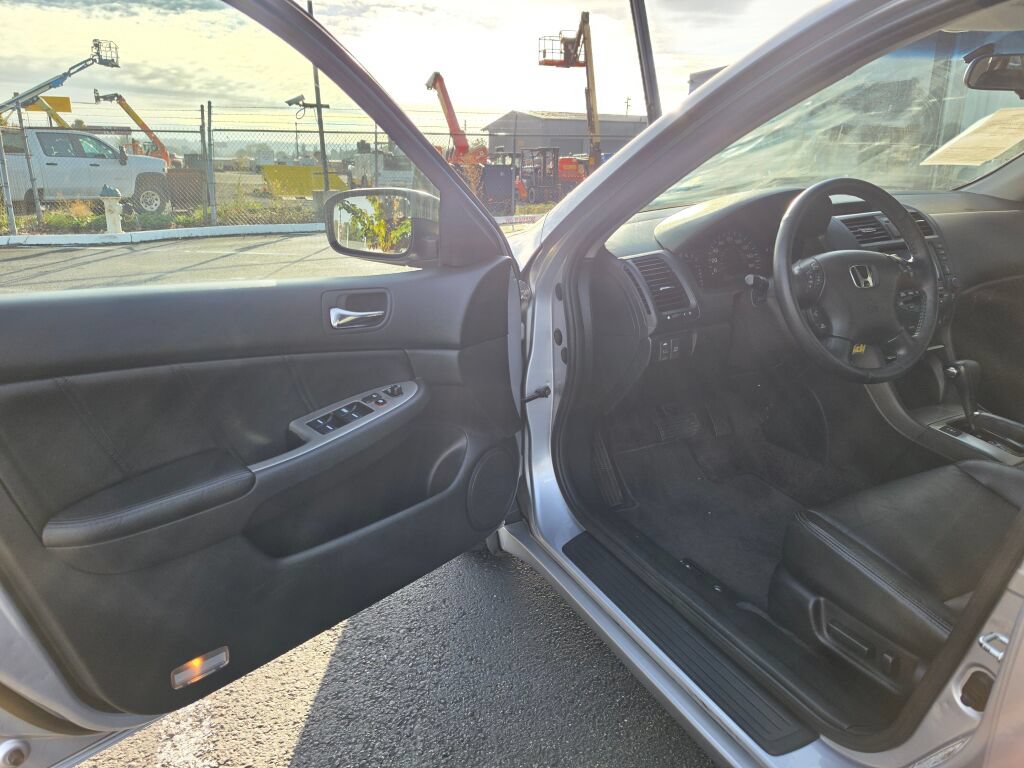 Used 2005 Honda Accord EX-L image 18