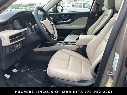 New 2026 Lincoln Corsair Reserve w/ Rear Removable Package Tray AWD/4WD image 9