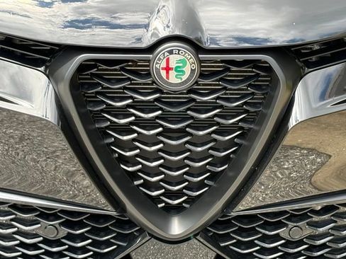 Used 2025 Alfa Romeo Tonale w/ Premium Package AWD/4WD image 11