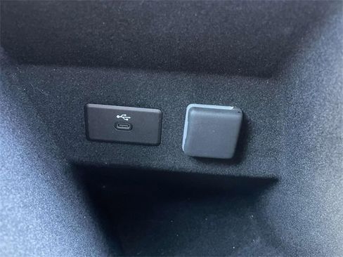 Used 2024 Cadillac Lyriq Tech image 30