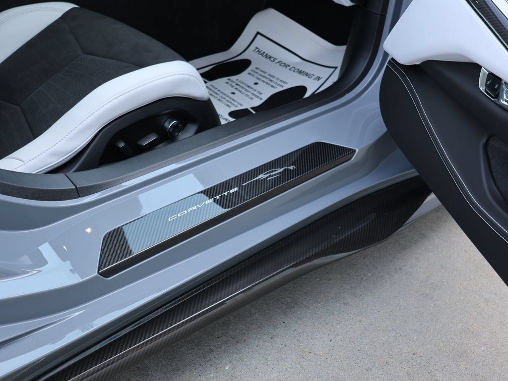 Used 2025 Chevrolet Corvette Z06 w/ Z07 Performance Package RWD image 36