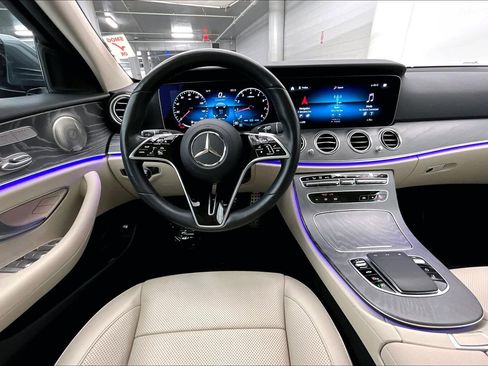 Used 2022 Mercedes-Benz E 450 4MATIC All-Terrain Wagon image 4