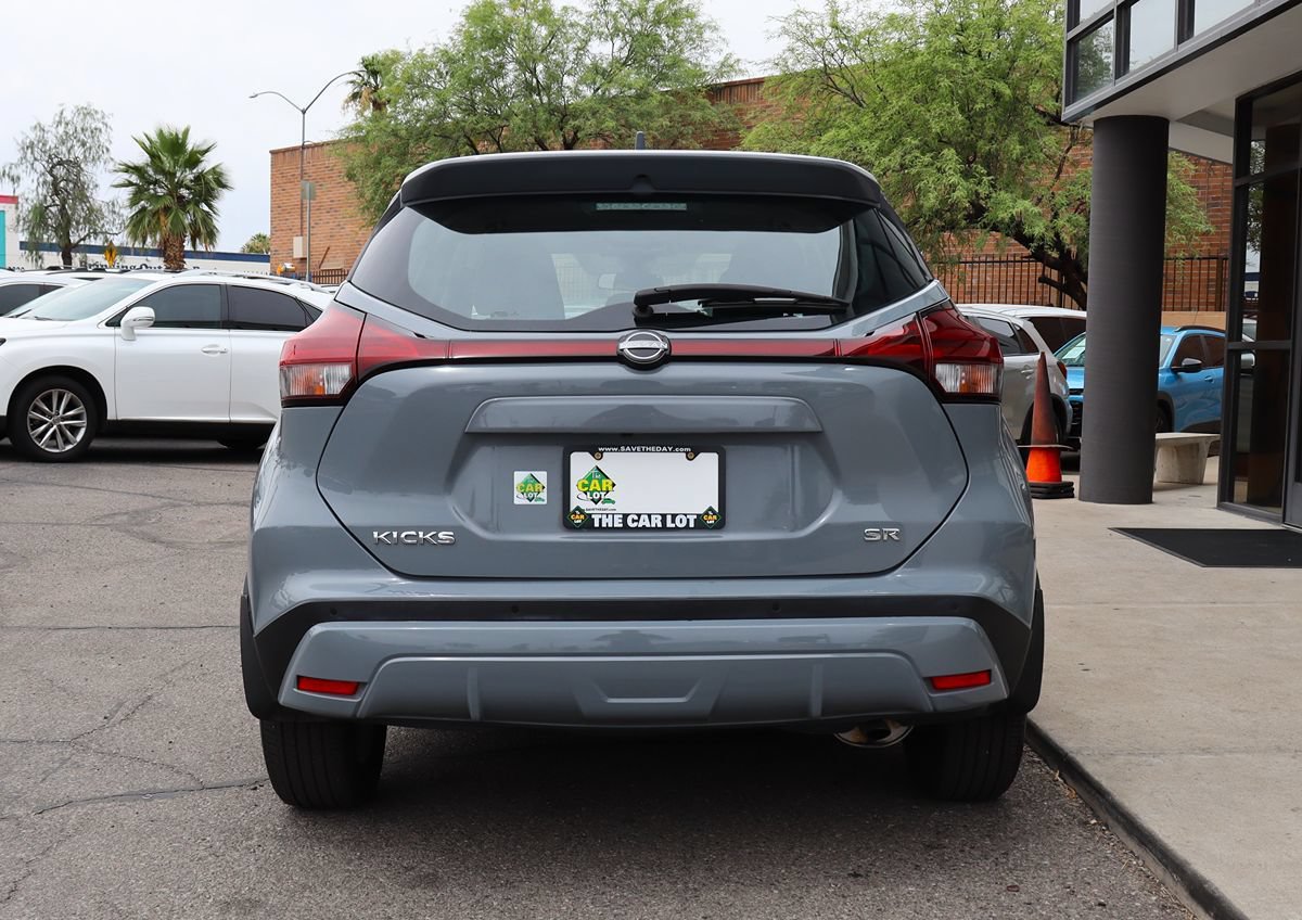 Used 2023 Nissan Kicks SR FWD image 11