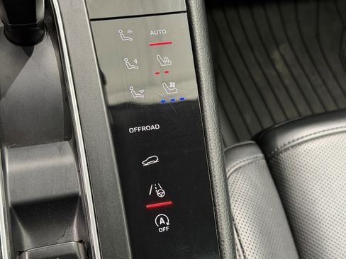 Certified 2022 Porsche Macan image 38