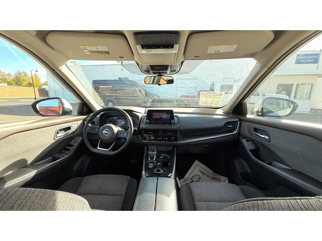 Used 2023 Nissan Rogue SV AWD/4WD image 15
