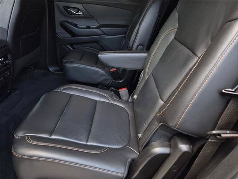 Used 2021 Chevrolet Traverse RS FWD image 17