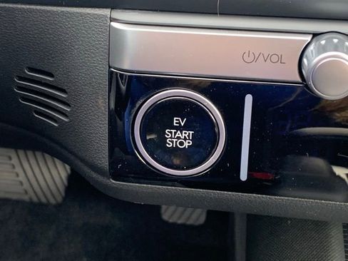 New 2025 Hyundai Ioniq 6 SEL image 18