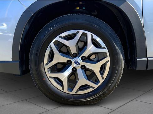 Used 2020 Subaru Forester Premium image 10