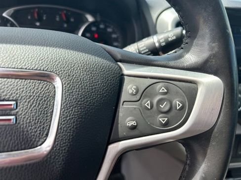 Used 2022 GMC Terrain SLT w/ Tech Package FWD image 11