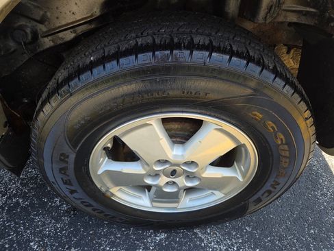 Used 2012 Ford Escape XLT image 39